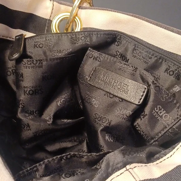 Michael Korsbucketpurse